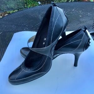 Donald J. Pliner - Sportique Heels - Size 8